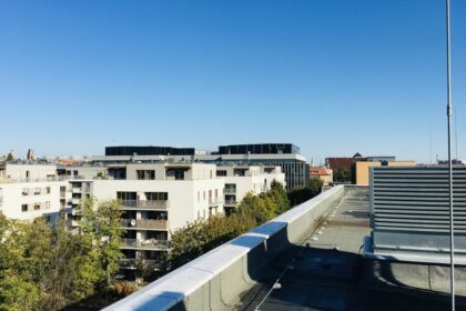 Dach i tarasy budynku po wykonaniu usługi hydroizolacje tarasów.